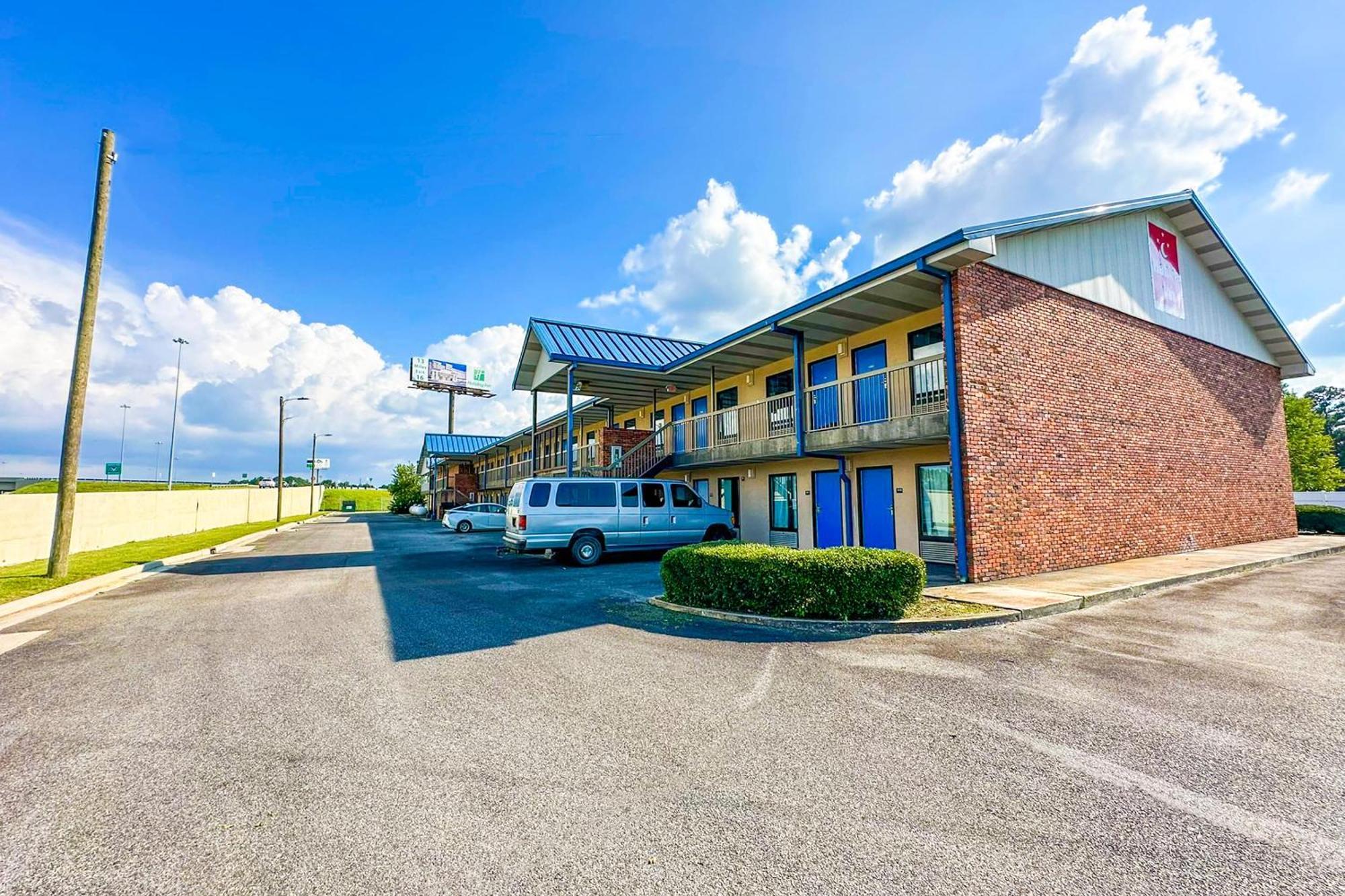 Hahira Inn By Oyo Near Valdosta Exterior photo